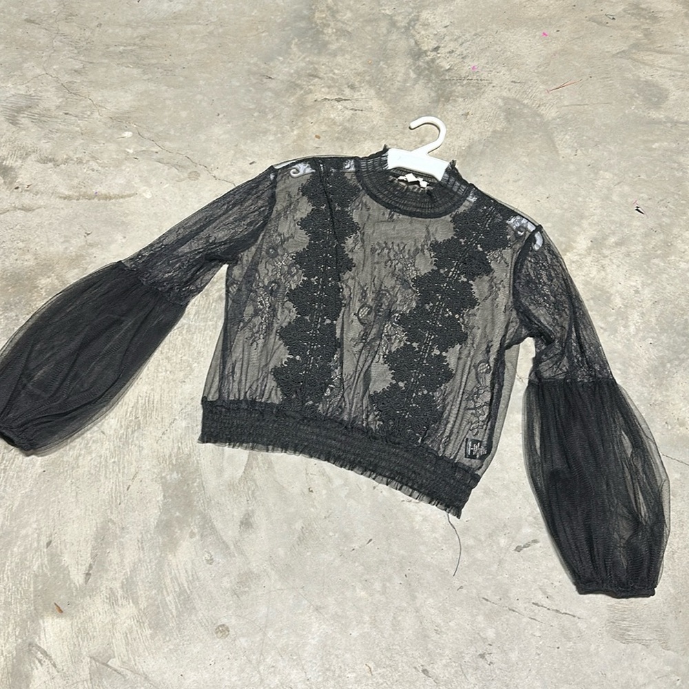 Peach brand black lace top : Size S‎ / Aa-18